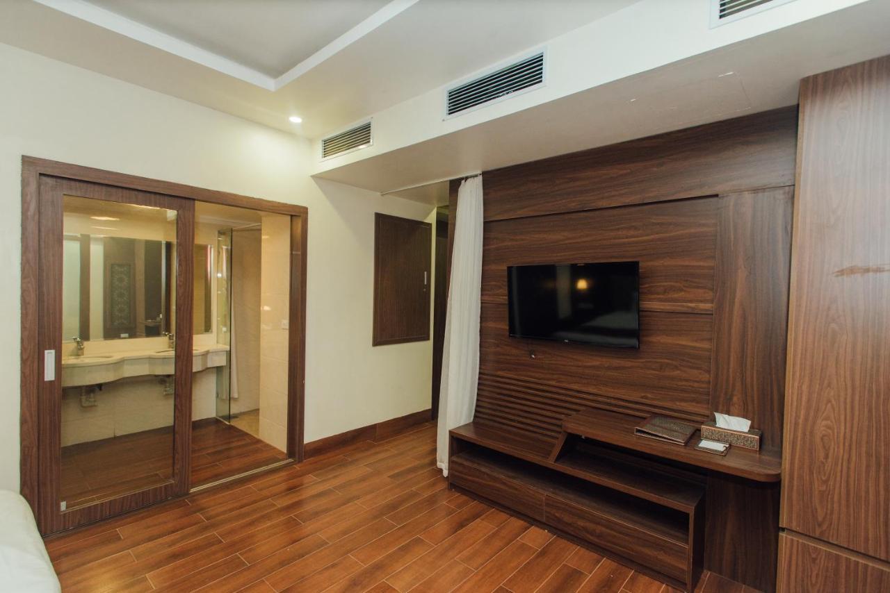 Hung Long Hotel Phủ Từ Sơn Eksteriør billede